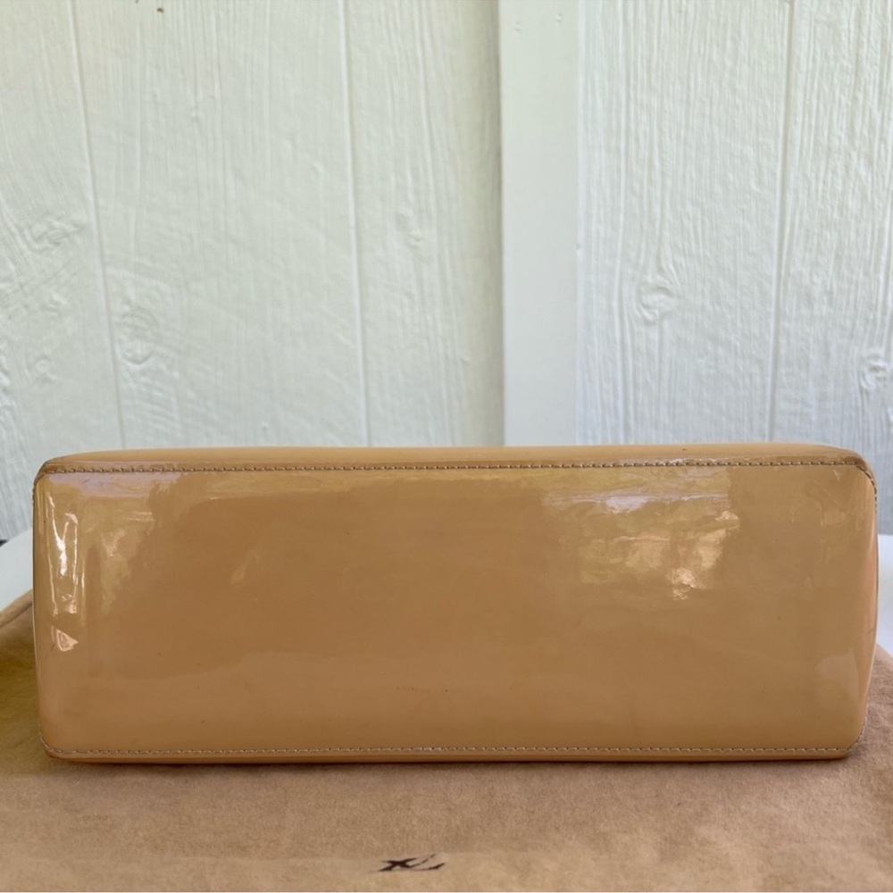Authentic Louis Vuitton Wilshire classic monogram vernis handbag - Picture 7 of 13